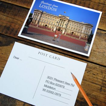 London-Bobblehead-Postcard