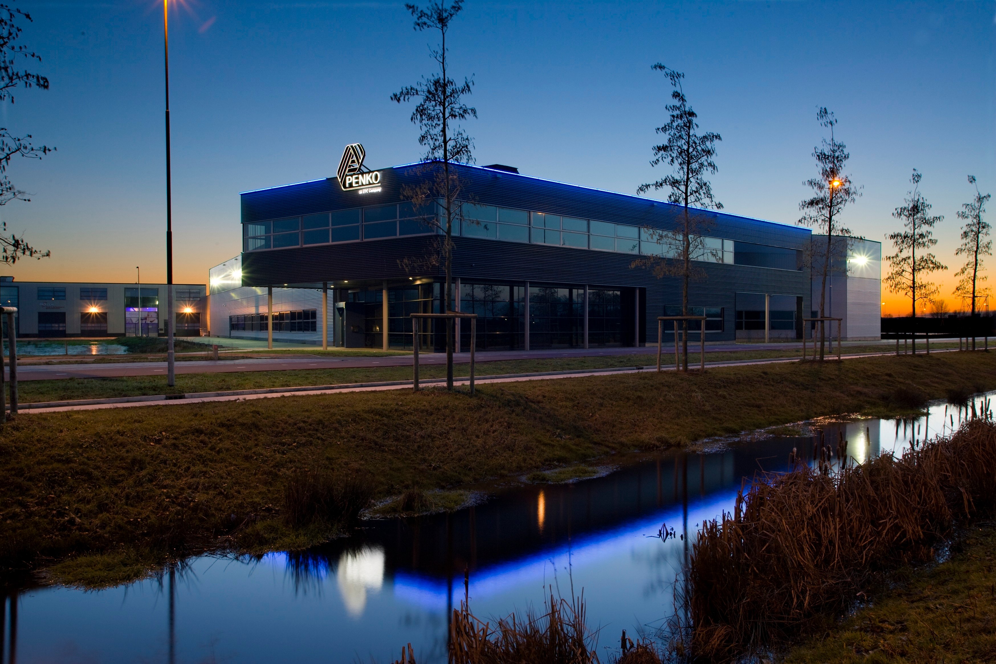 Penko_exterior_night